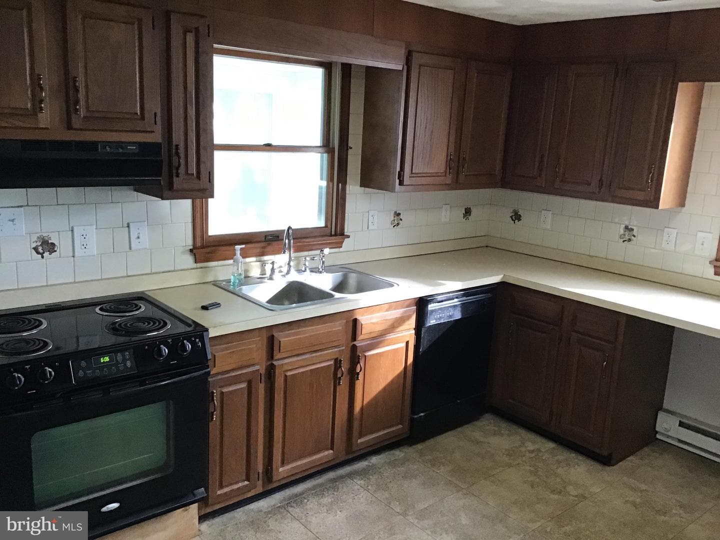 105 W Walnut Street photo 5