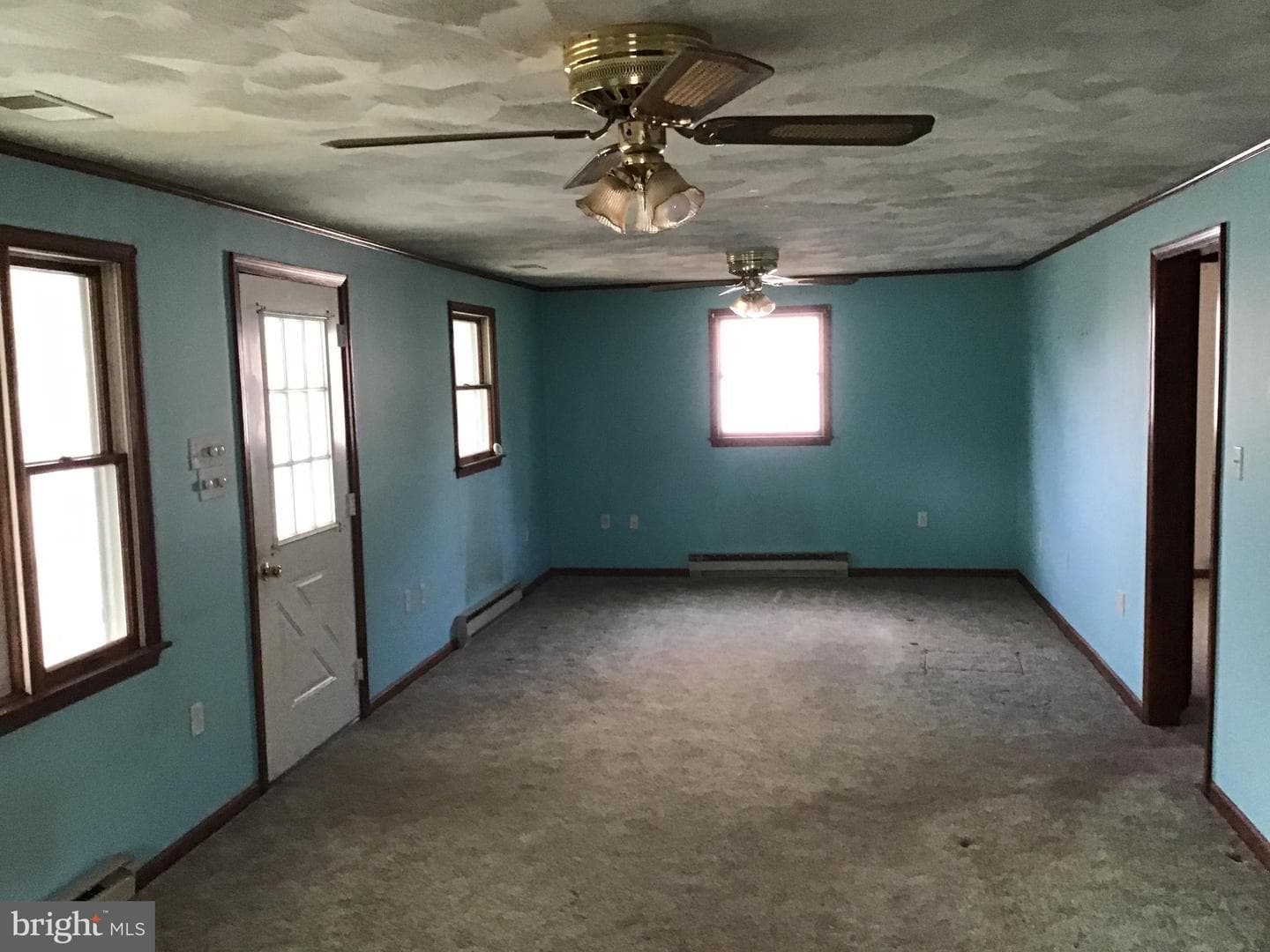 105 W Walnut Street photo 6