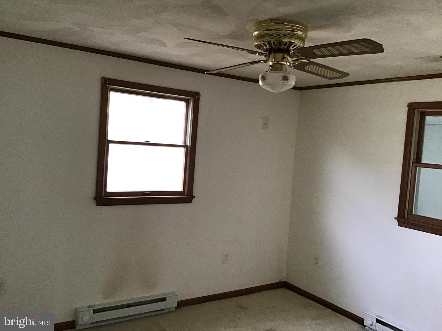 105 W Walnut Street photo 8