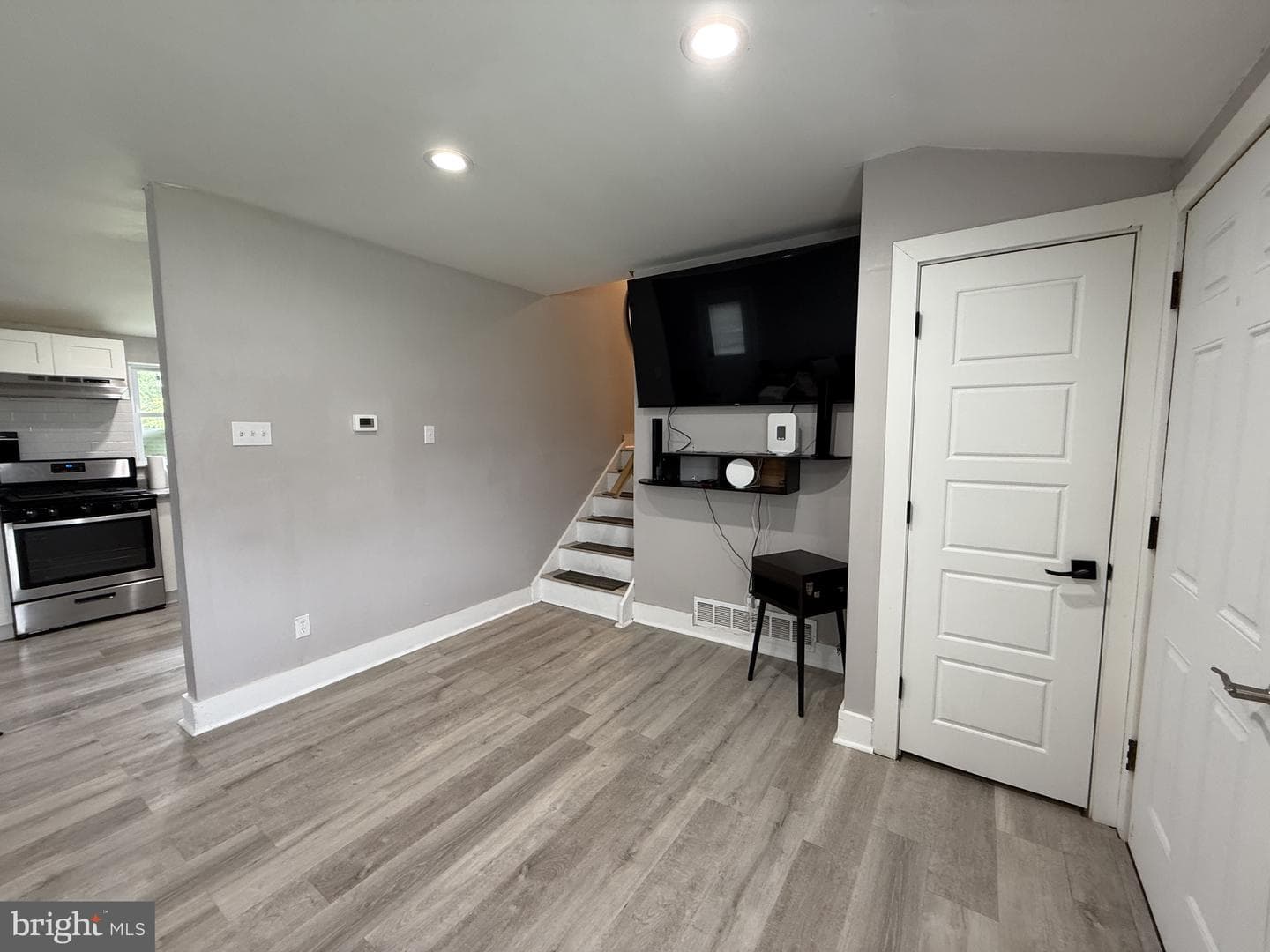 20 Chestnut Drive photo 4