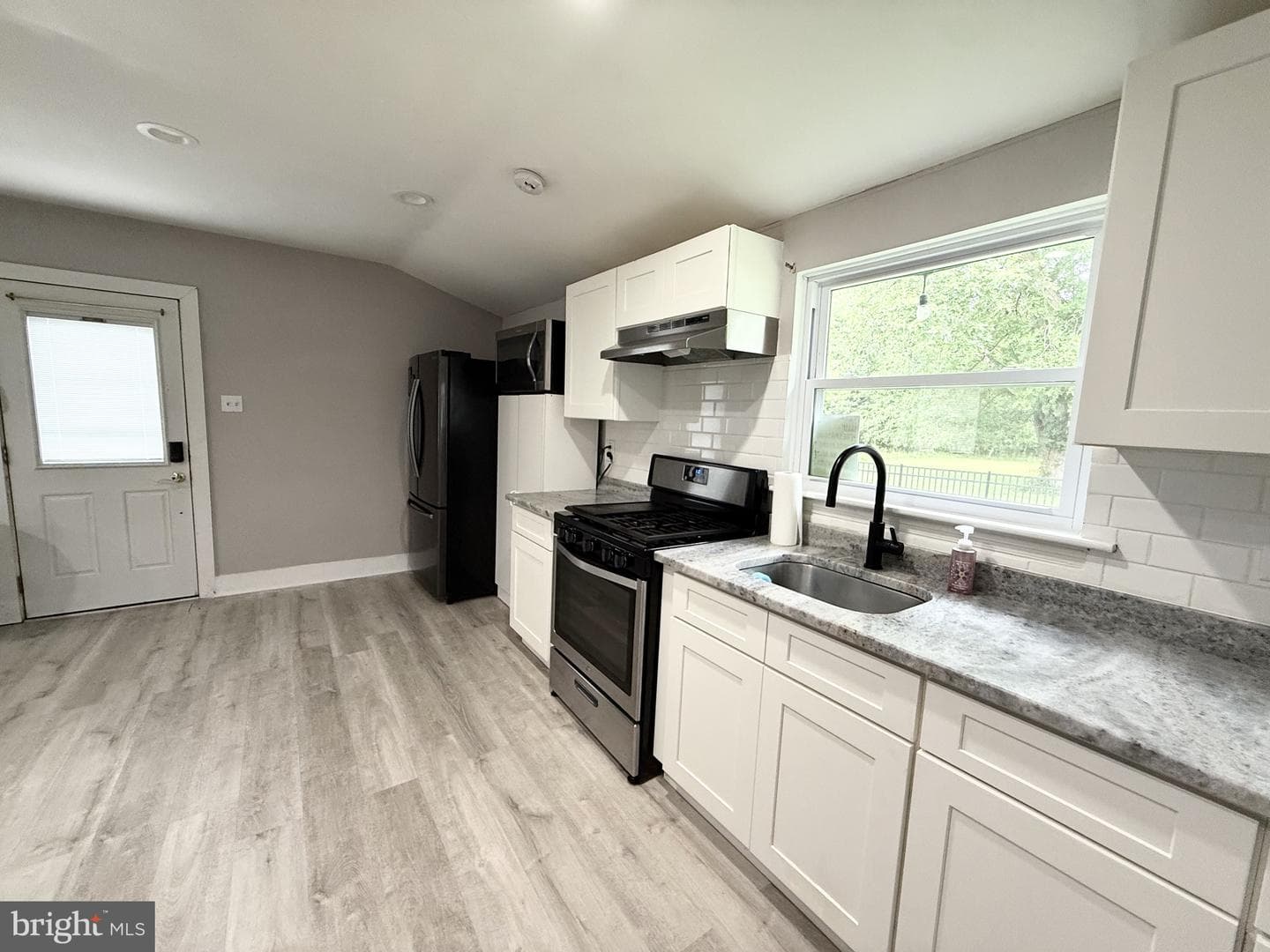 20 Chestnut Drive photo 8
