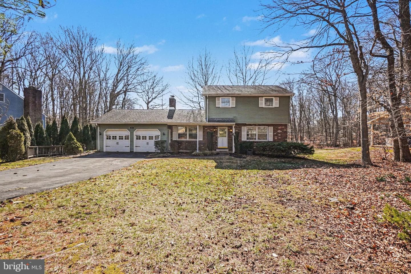 11 Colonial Circle