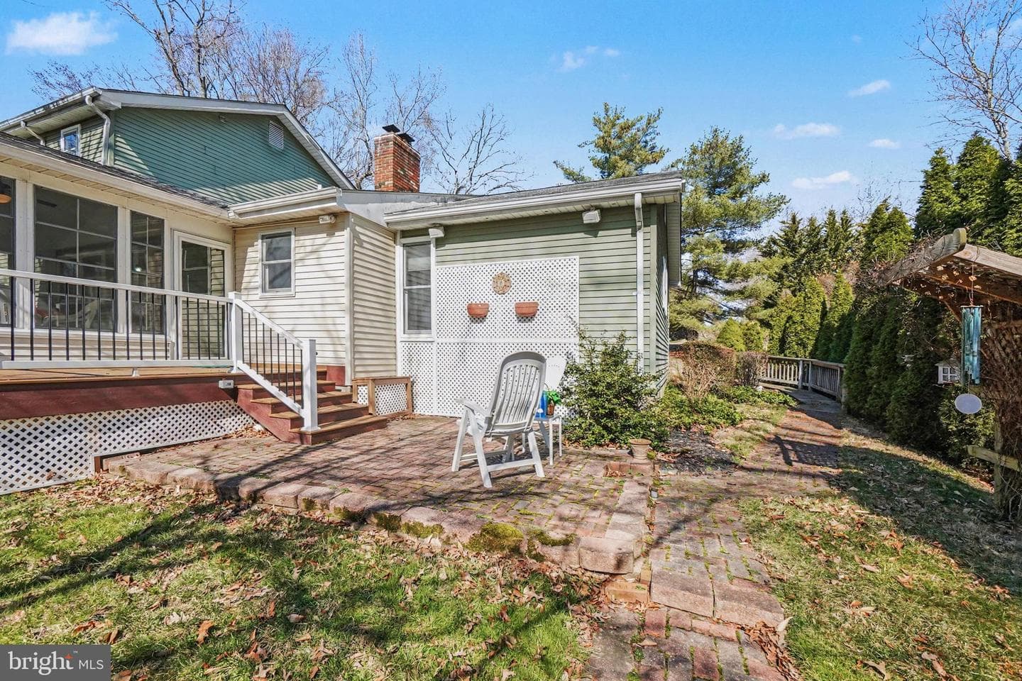 11 Colonial Circle photo 6