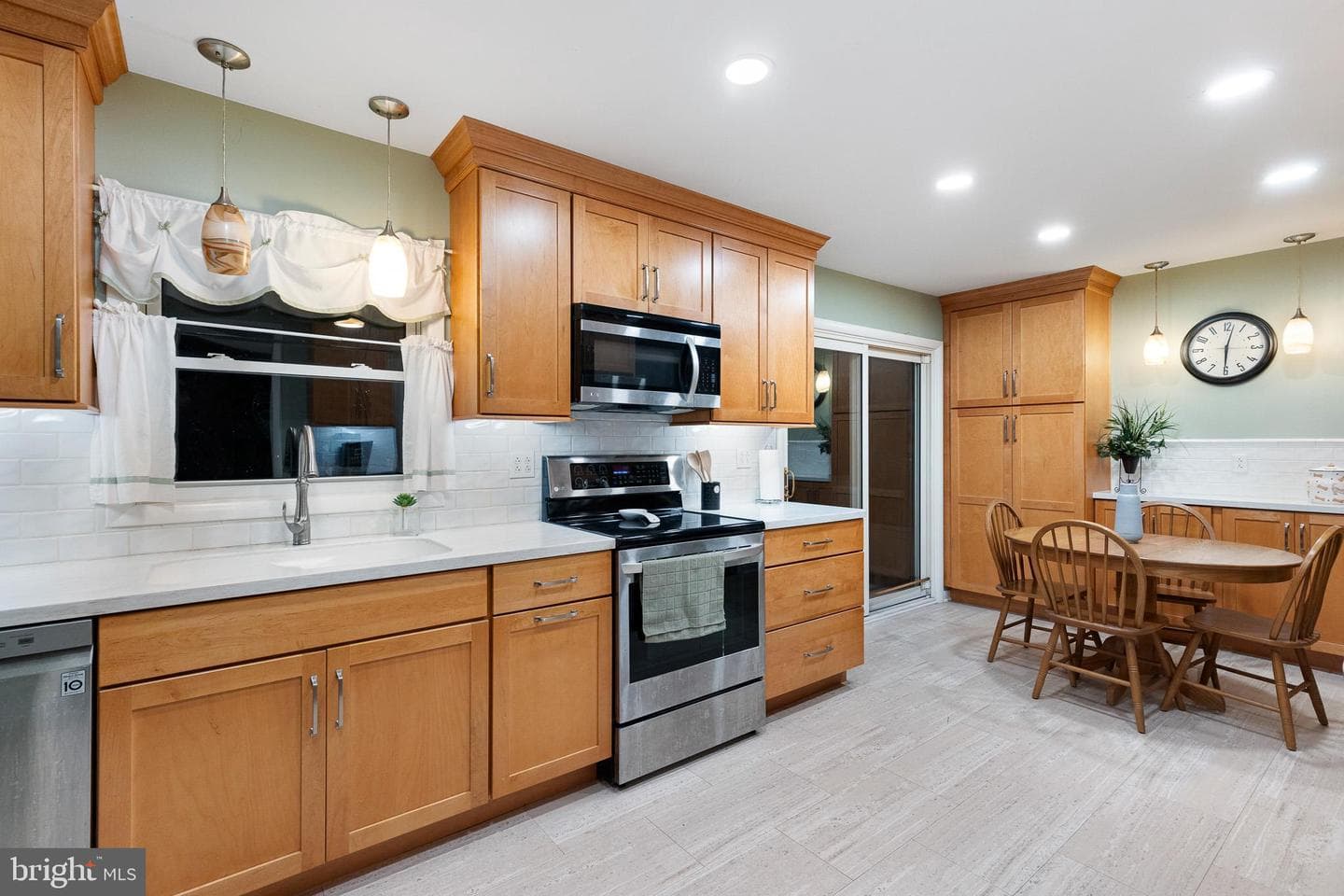 228 Courtney Drive photo 2