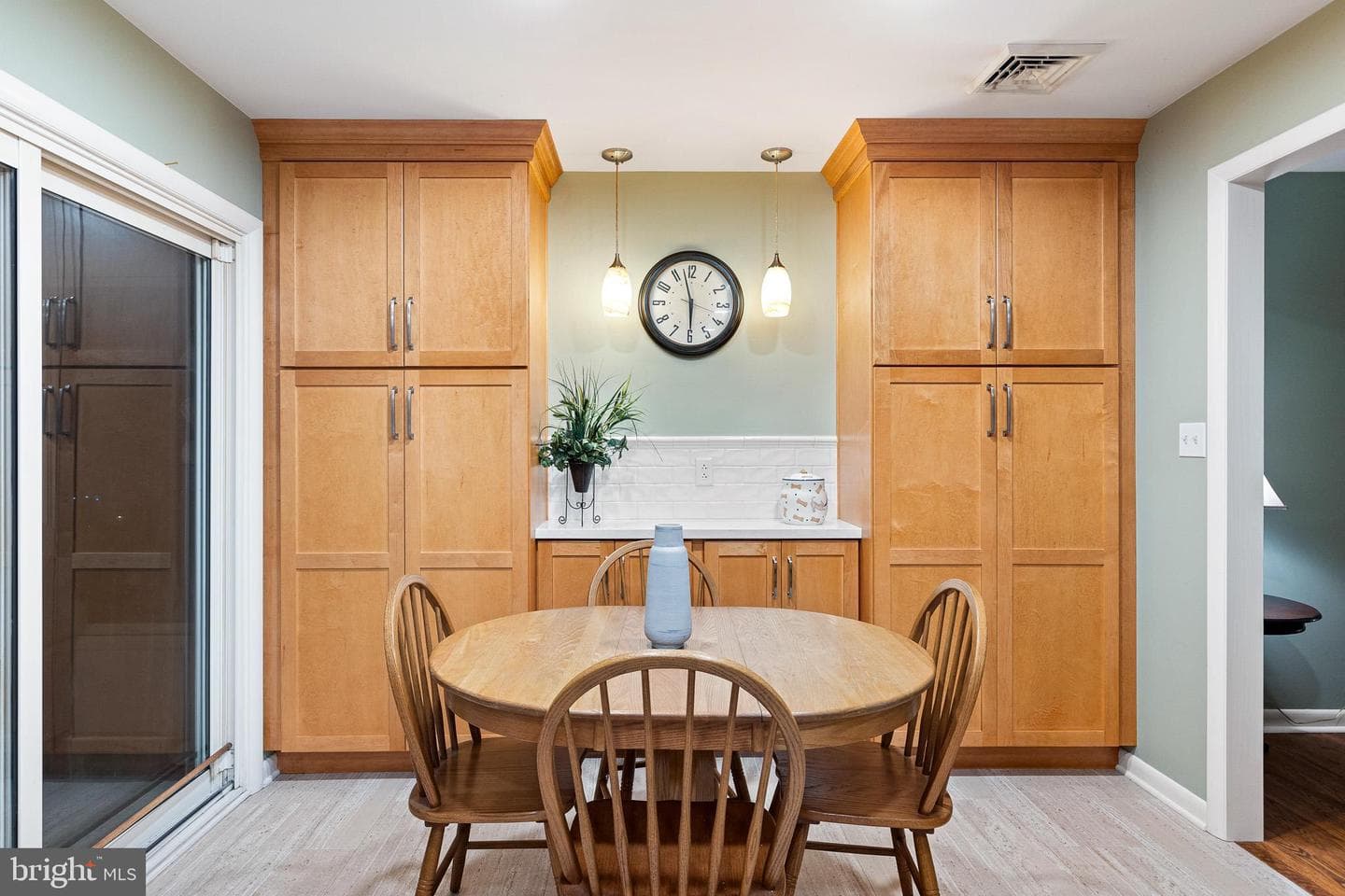 228 Courtney Drive photo 4