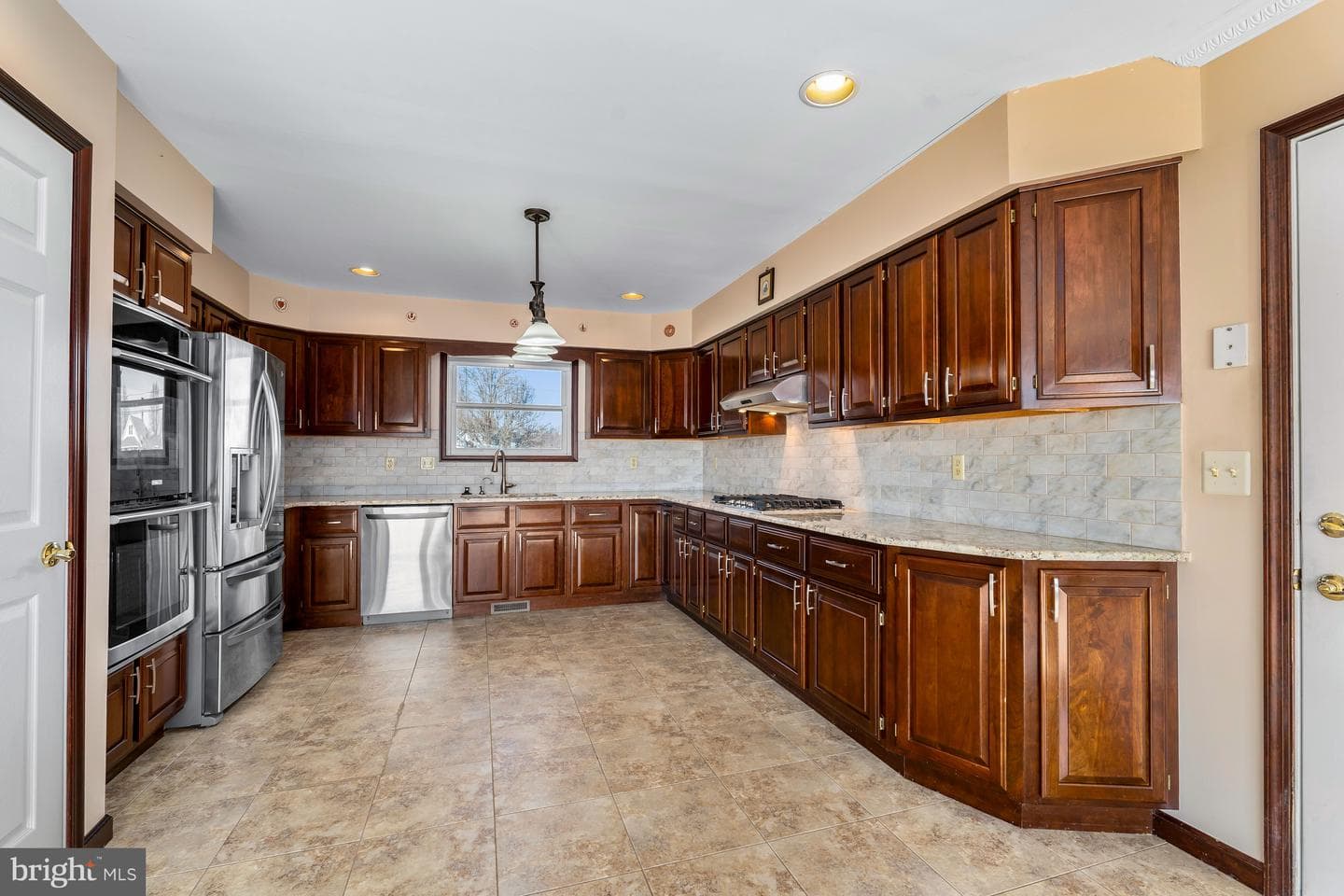 614 Biddle Street photo 11