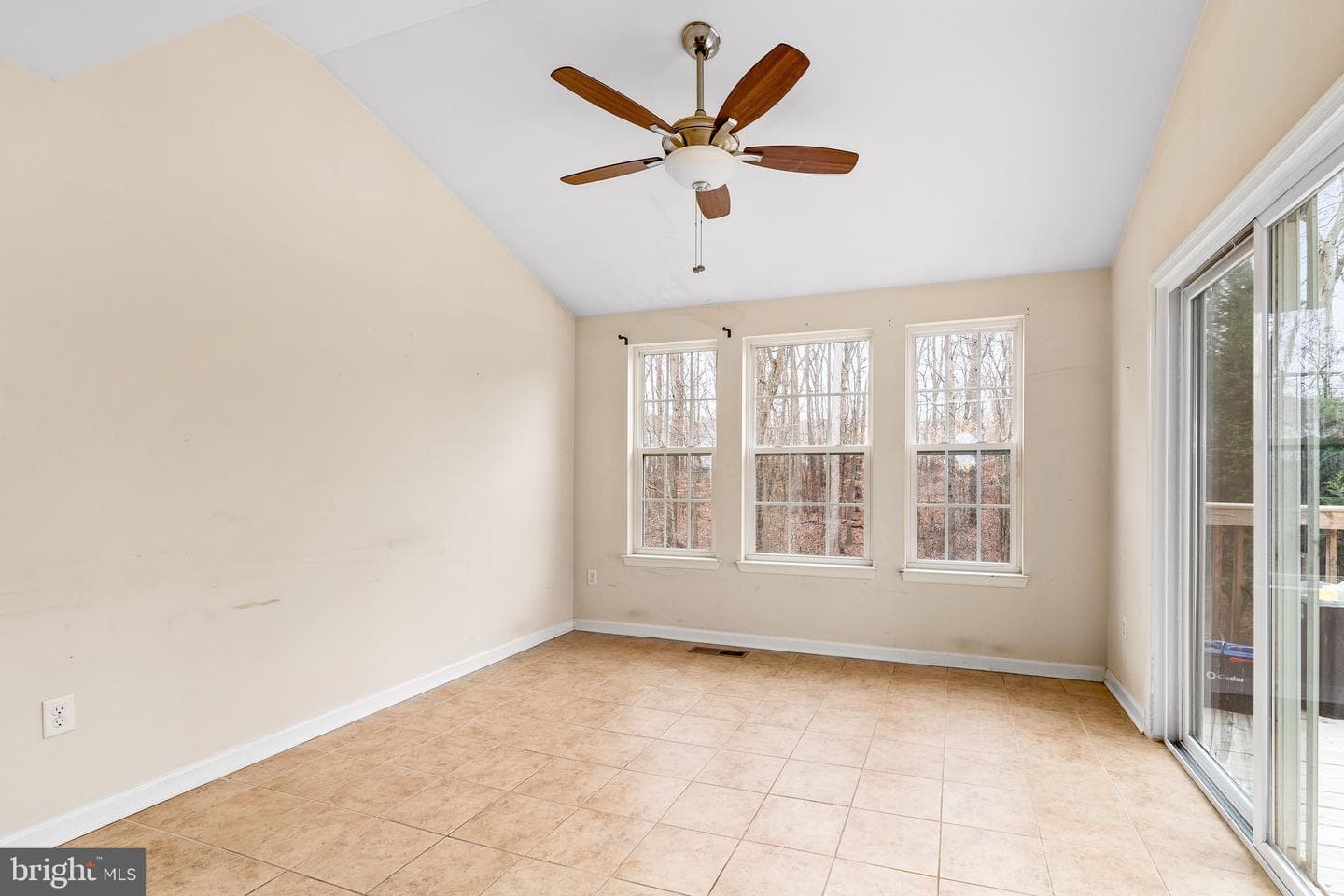 13 Magnolia Drive photo 11