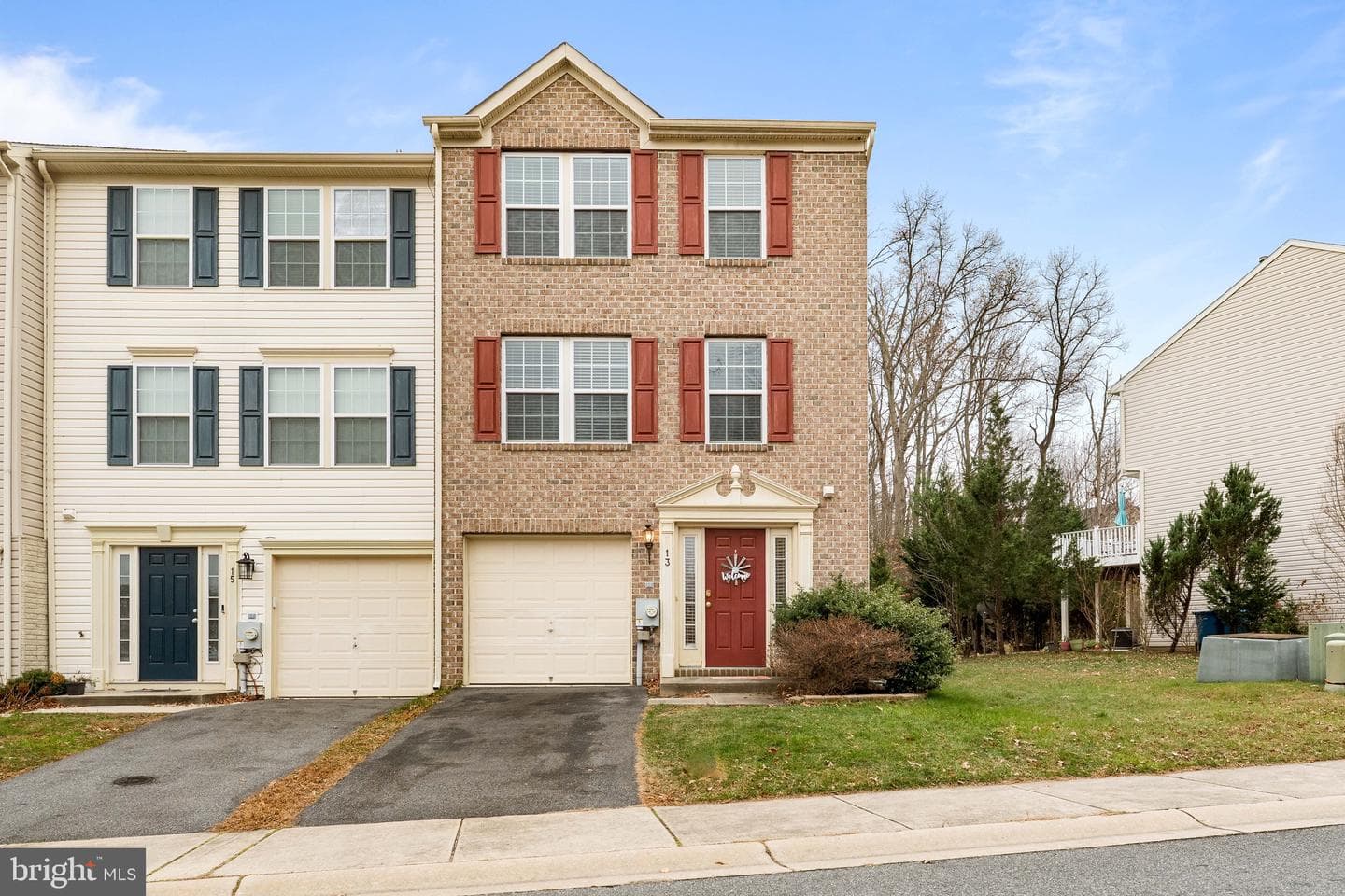 13 Magnolia Drive photo 2