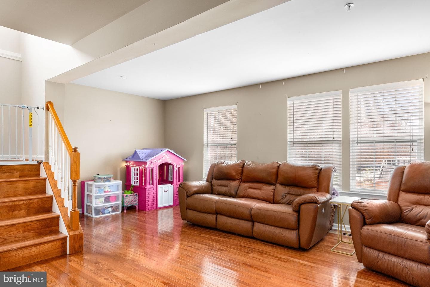 13 Magnolia Drive photo 4