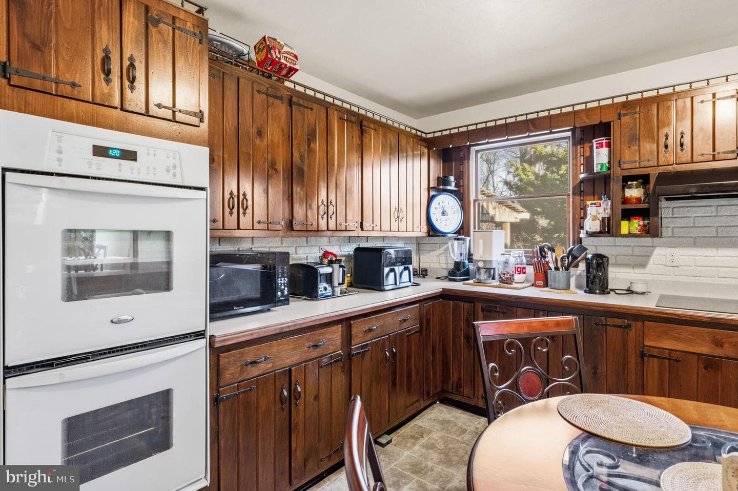 368 Appleton Road photo 19