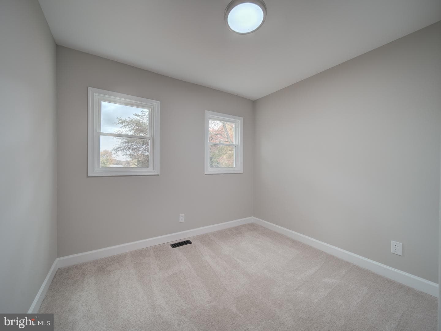 112 Courtney Drive photo 25
