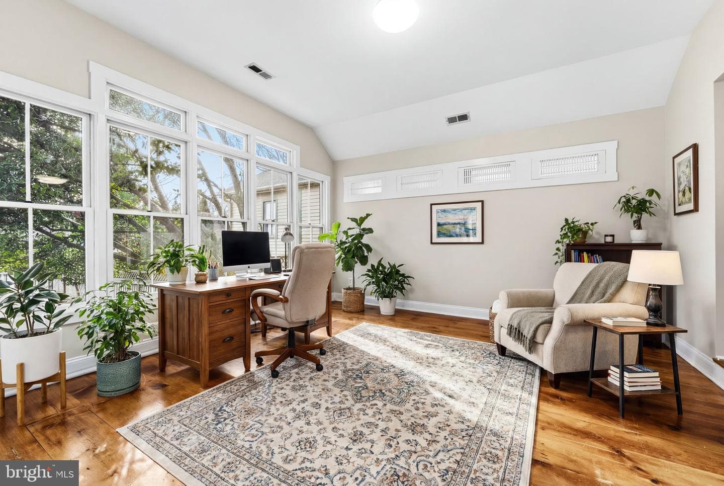 210 Bohemia Avenue photo 14
