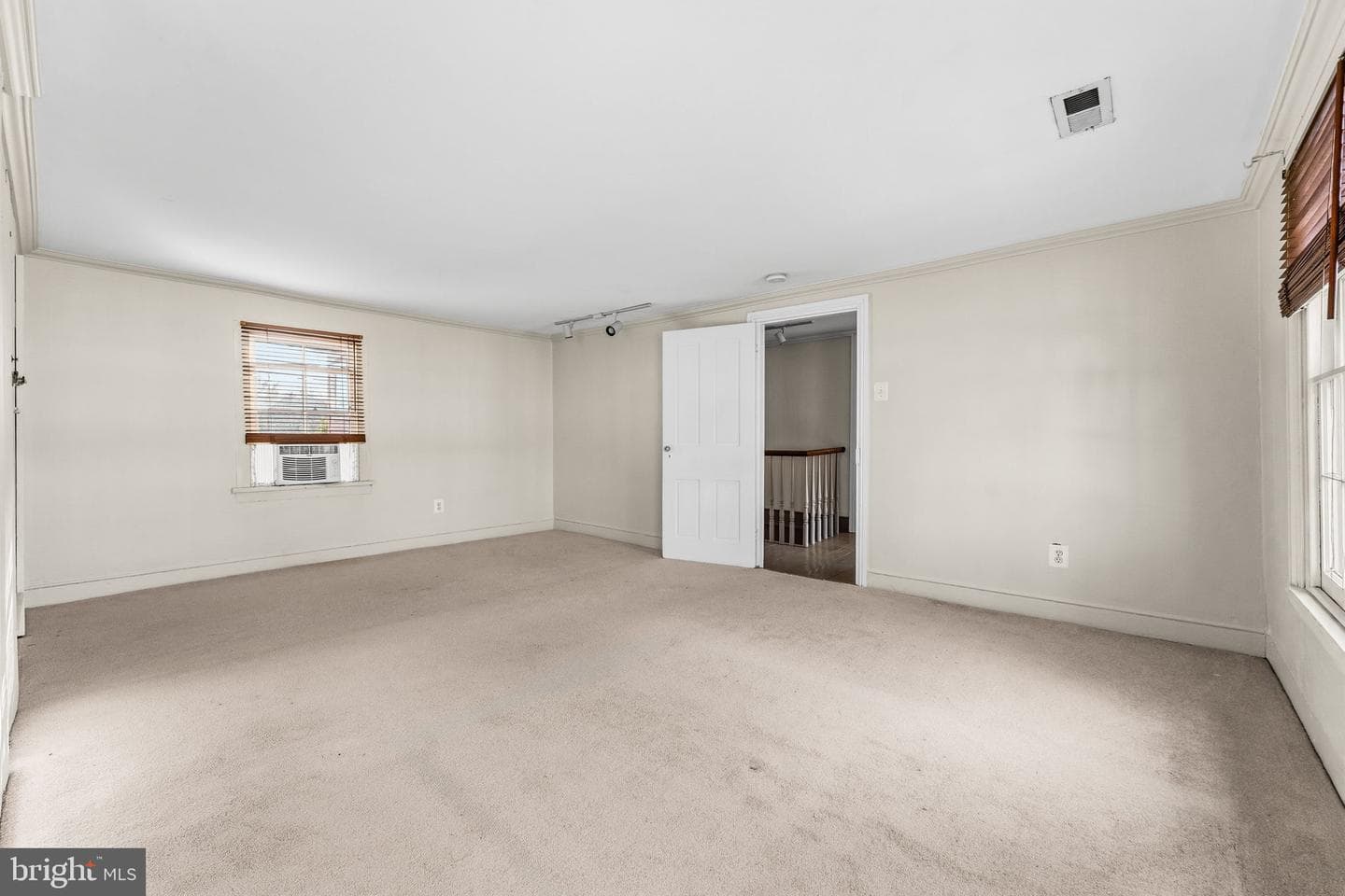 210 Bohemia Avenue photo 21