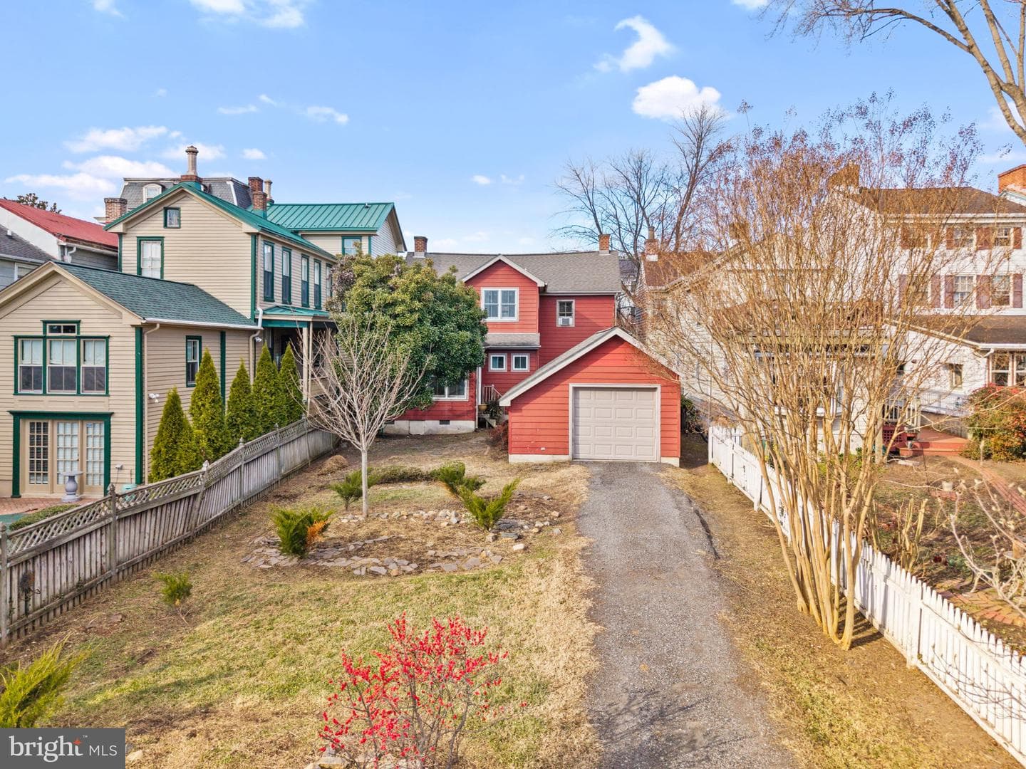 210 Bohemia Avenue photo 31