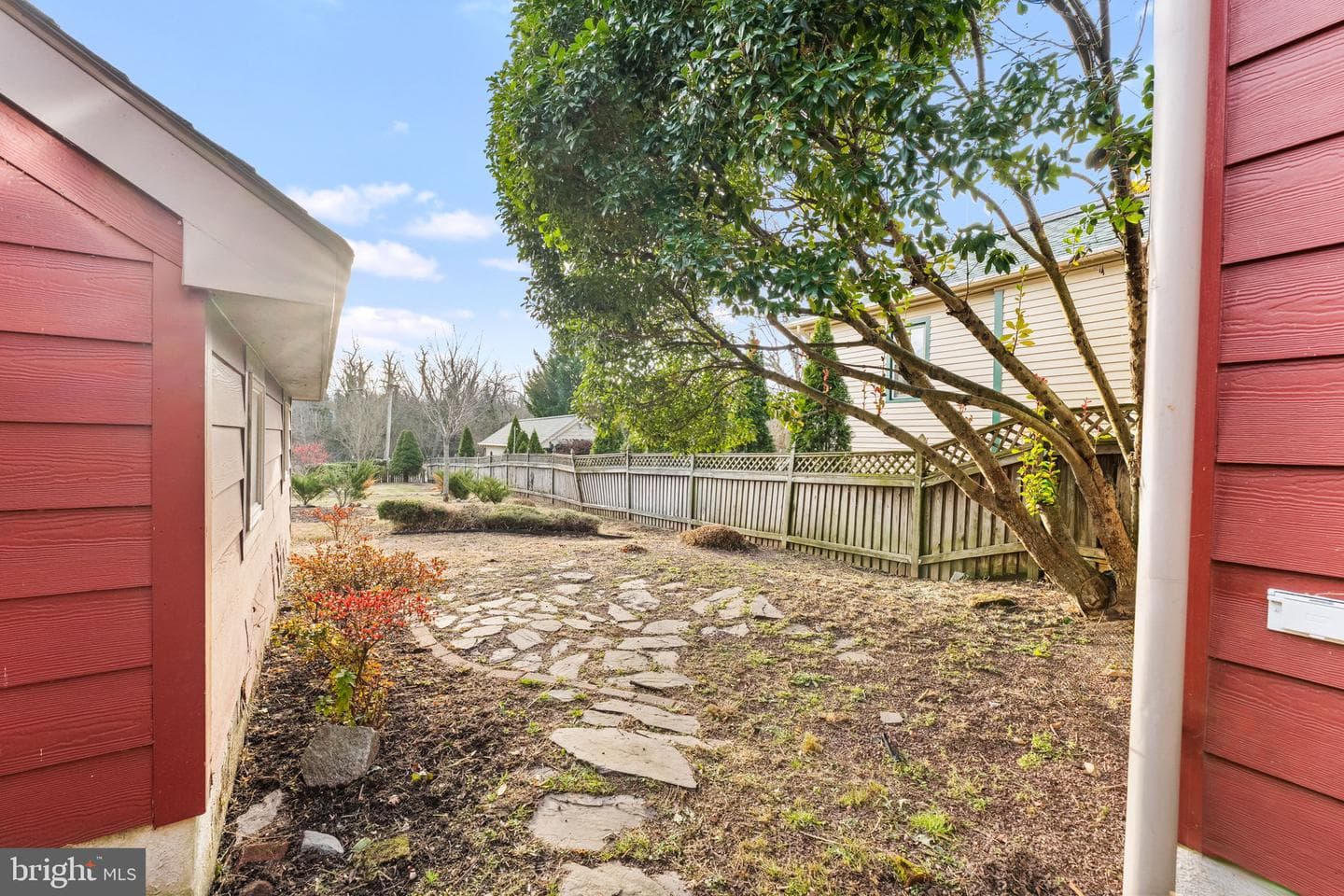 210 Bohemia Avenue photo 33