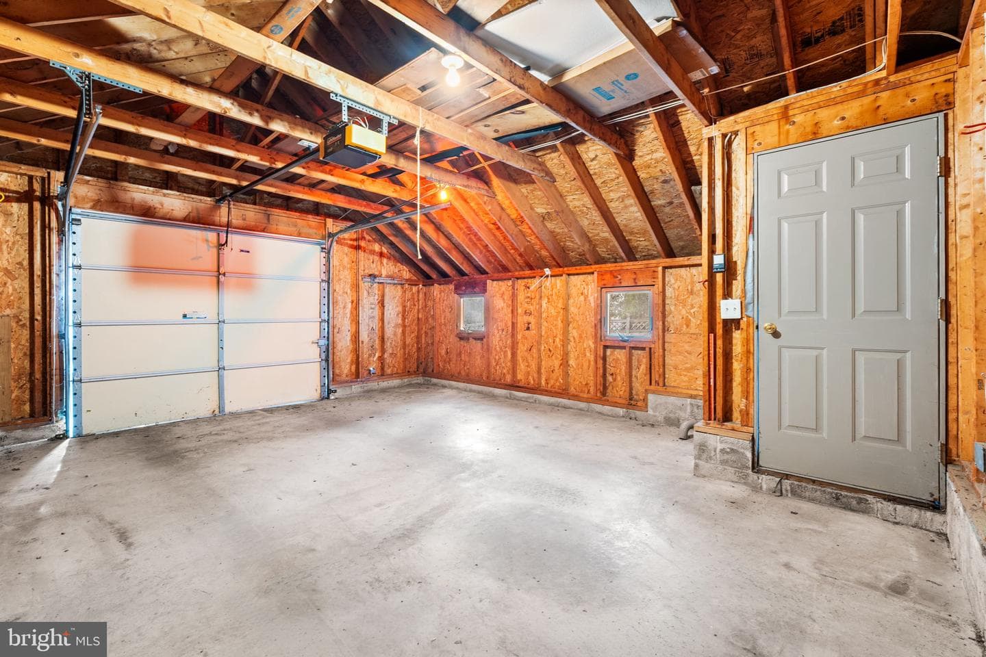 210 Bohemia Avenue photo 37