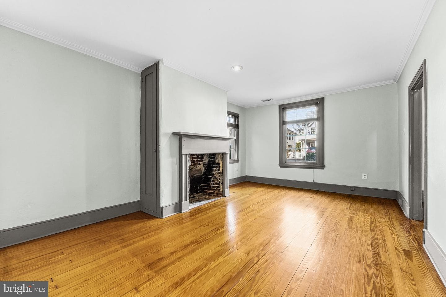 210 Bohemia Avenue photo 8