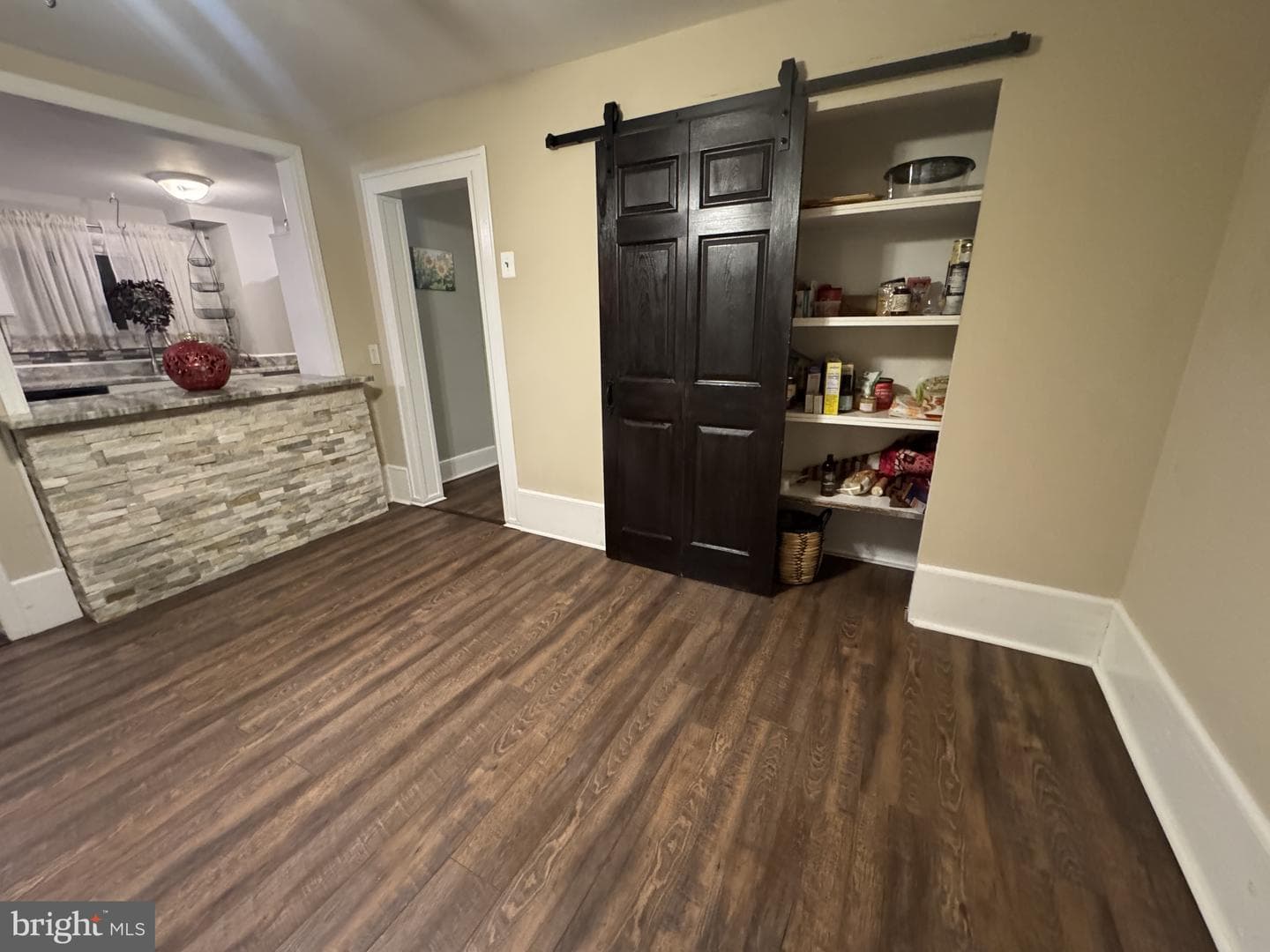321 Cecil Street photo 13