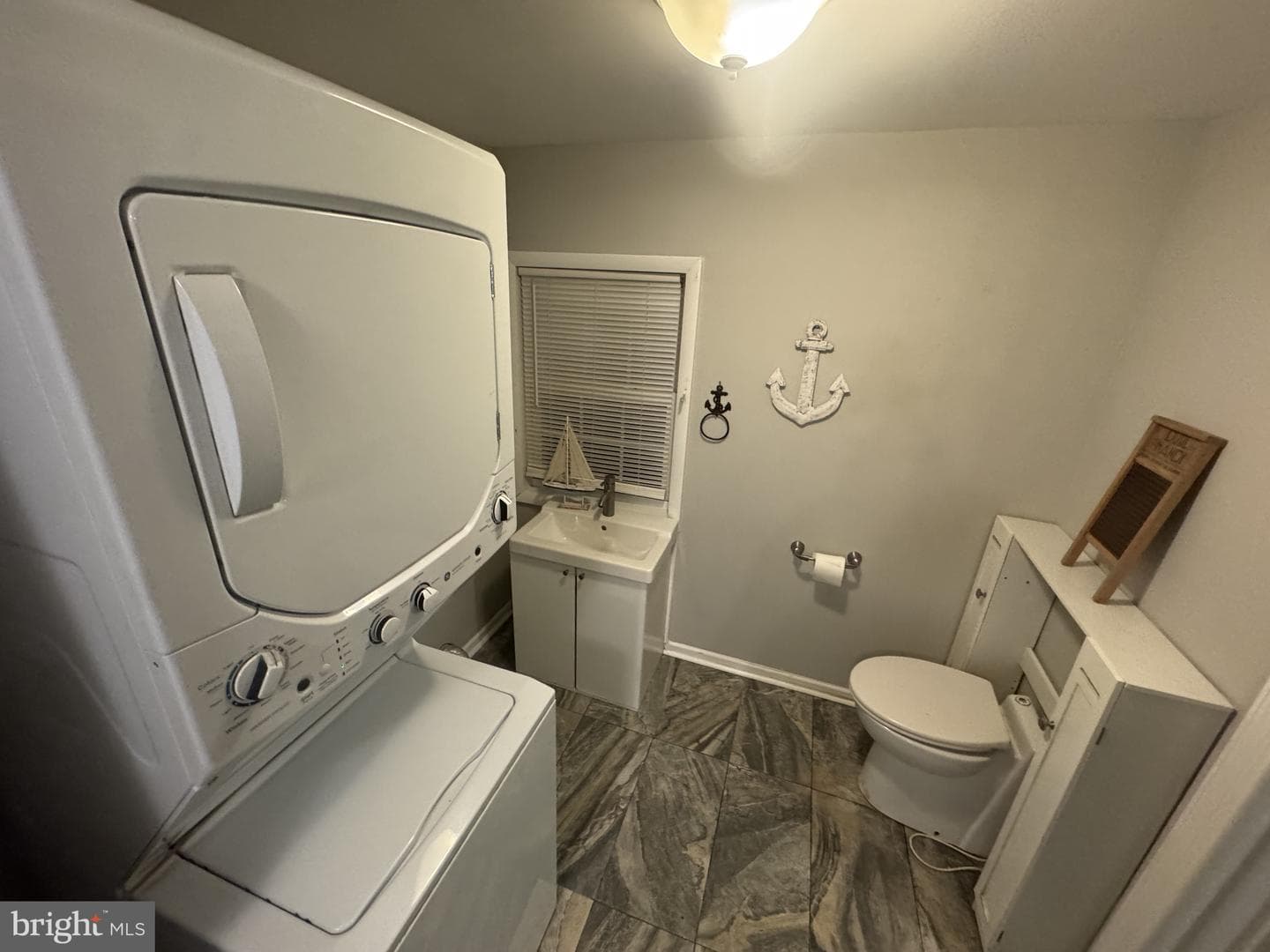 321 Cecil Street photo 17