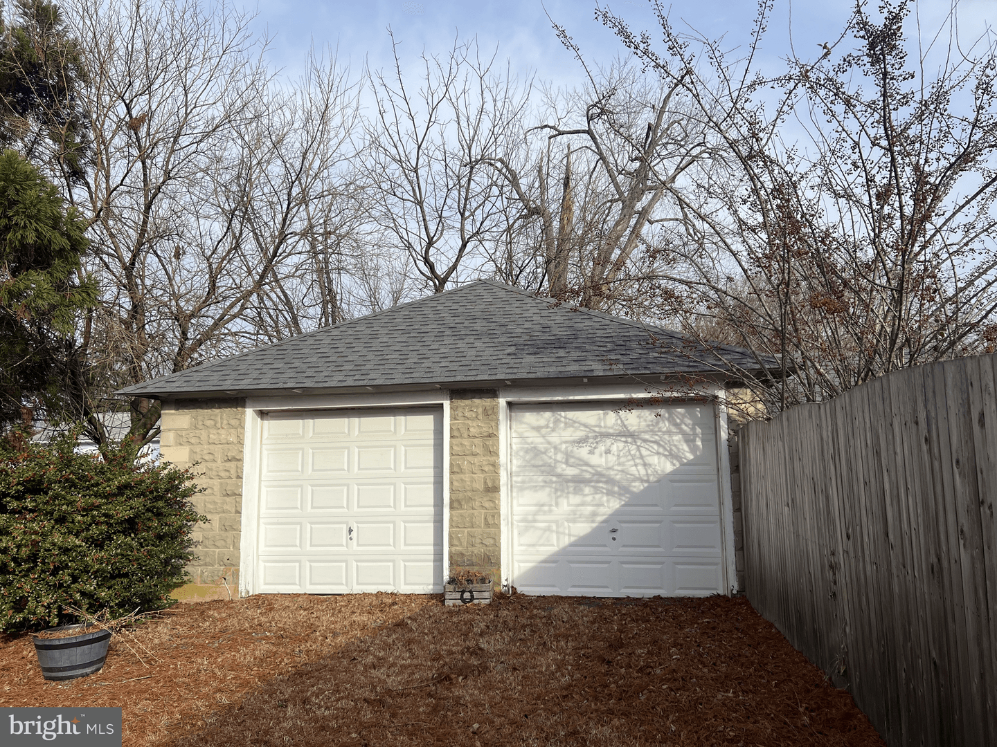 321 Cecil Street photo 27