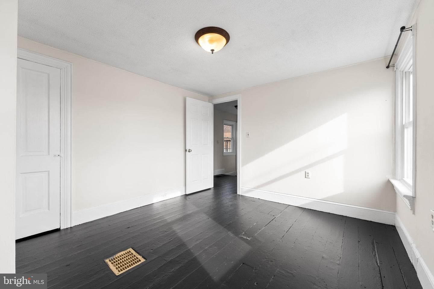 519 Biddle Street photo 30