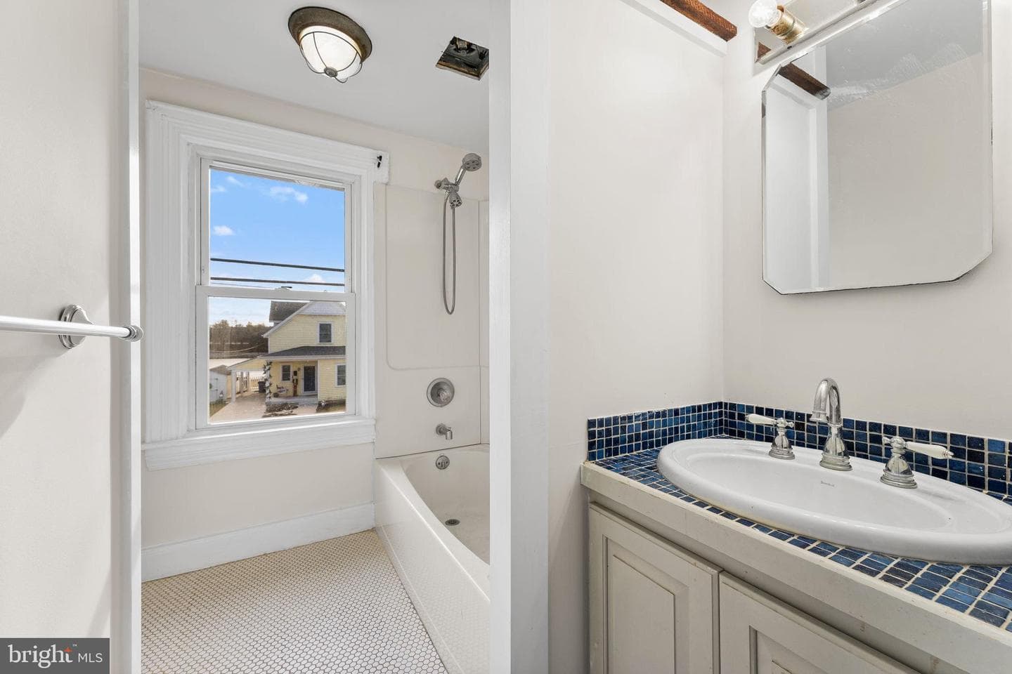 519 Biddle Street photo 31