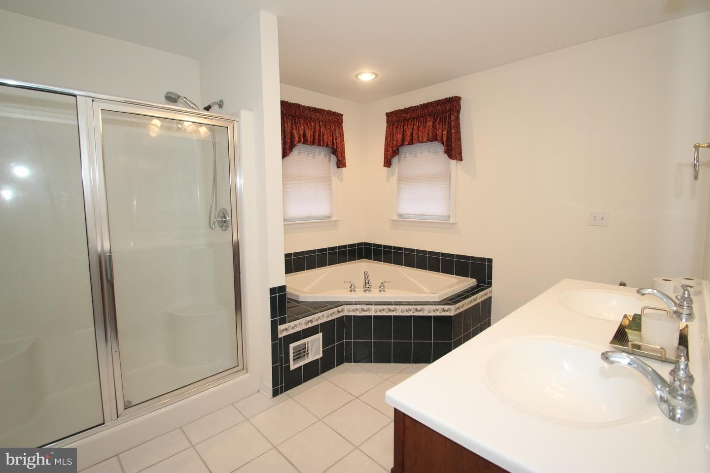9 Yarmouth Lane photo 14