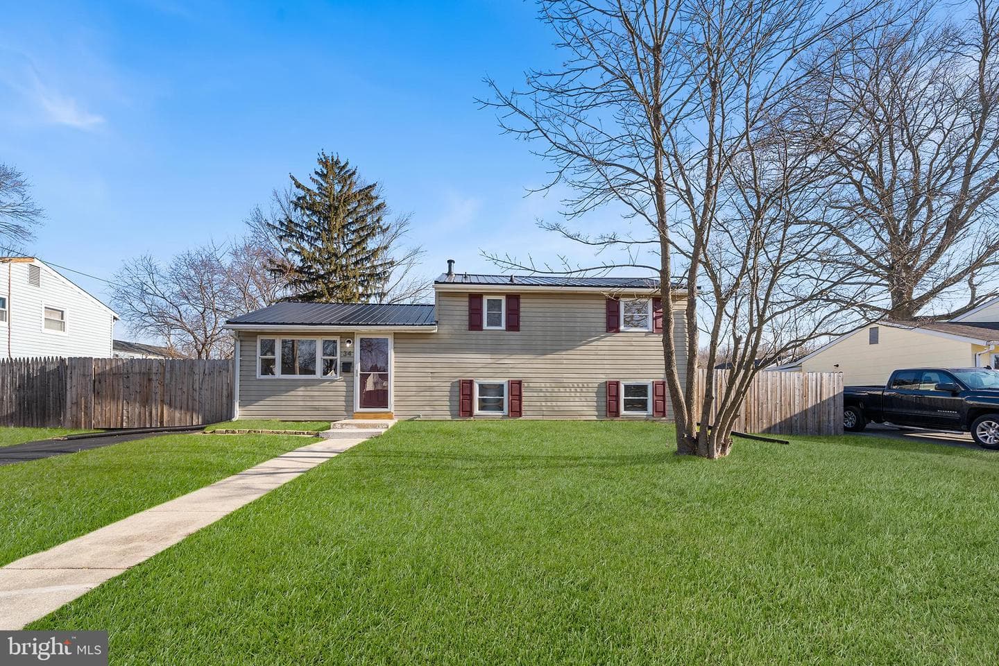 34 Chestnut Drive photo 1