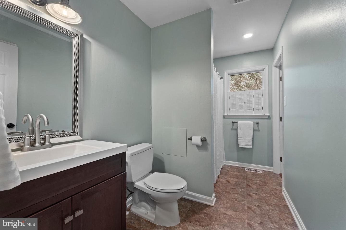 64 East Drive photo 22