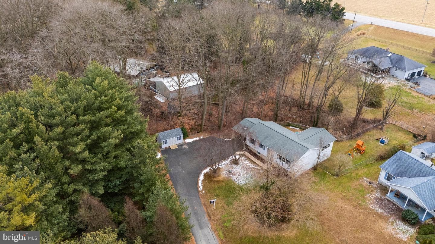 64 East Drive photo 37