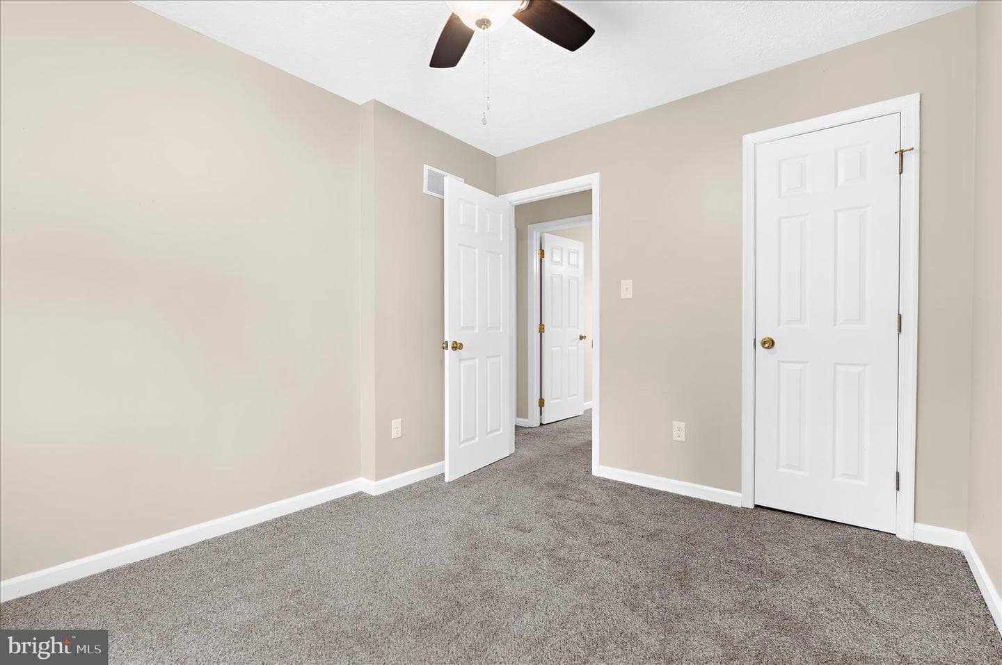 10 Owen Court photo 18