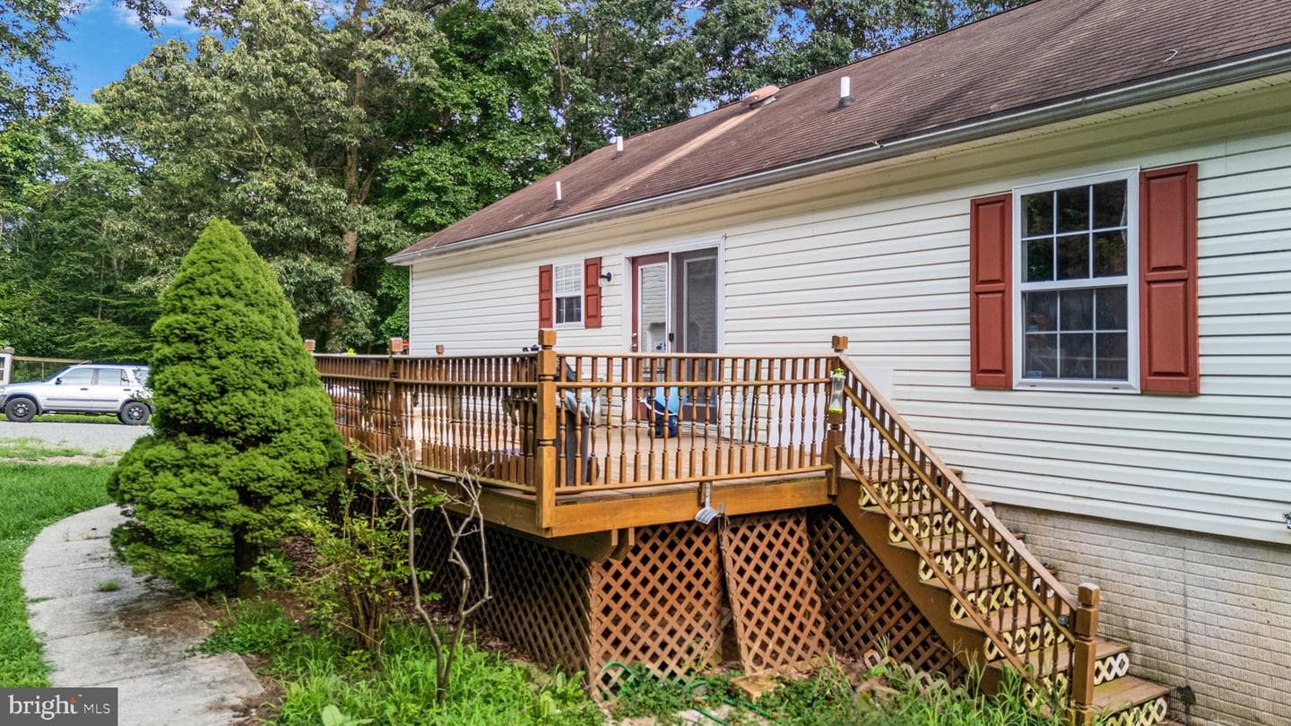 341 Goosemar Road photo 2