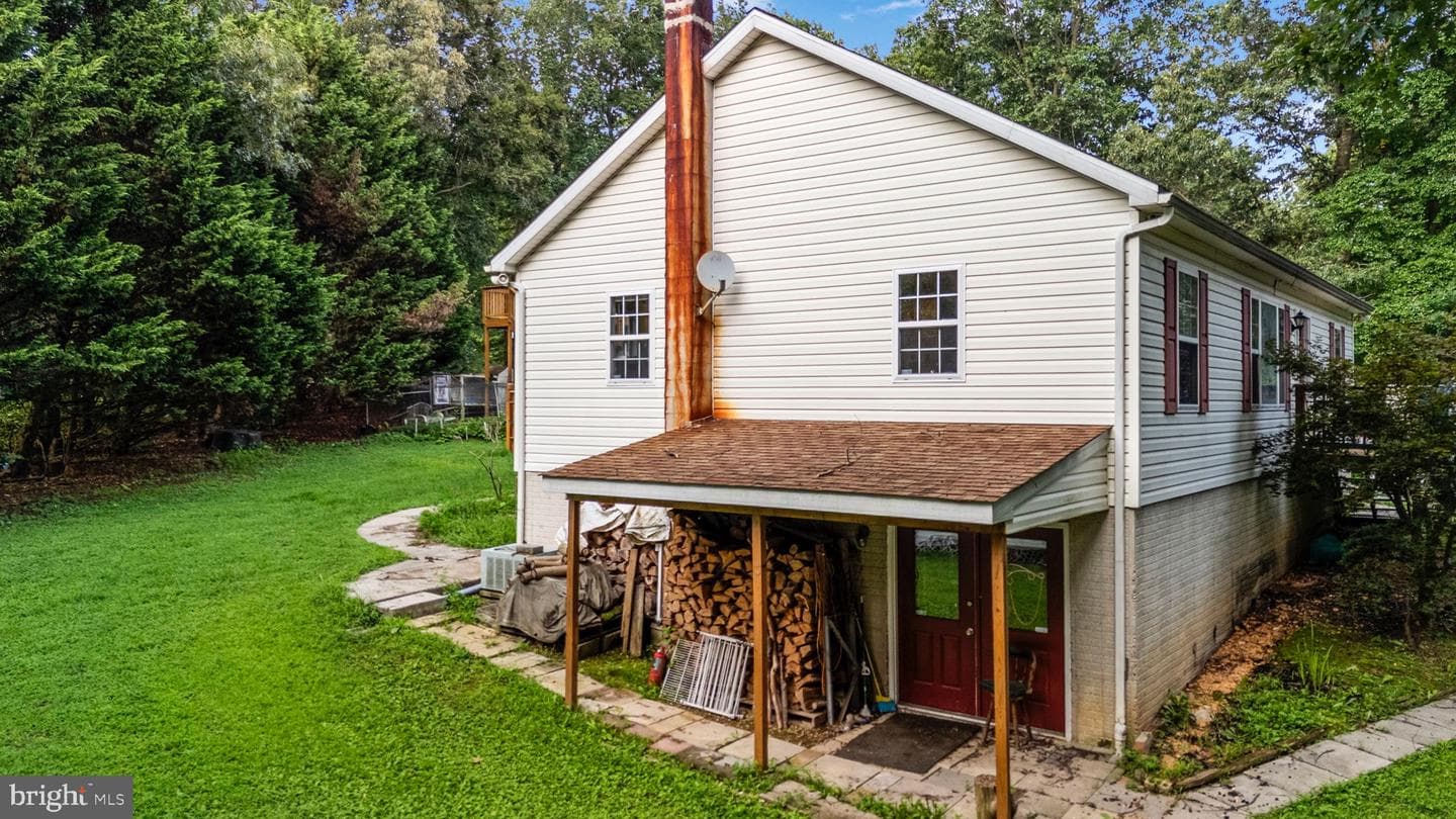 341 Goosemar Road photo 3