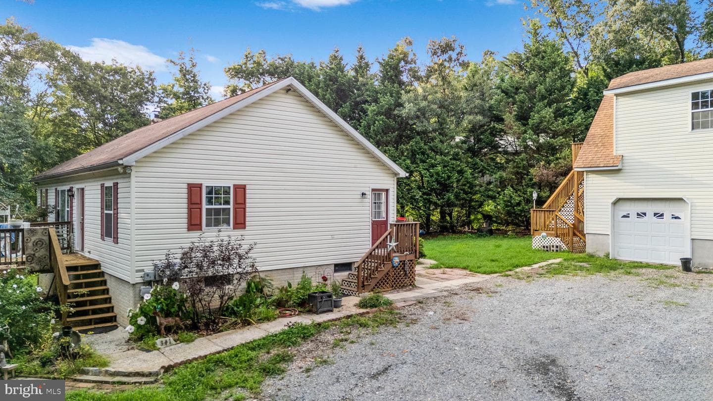 341 Goosemar Road photo 5