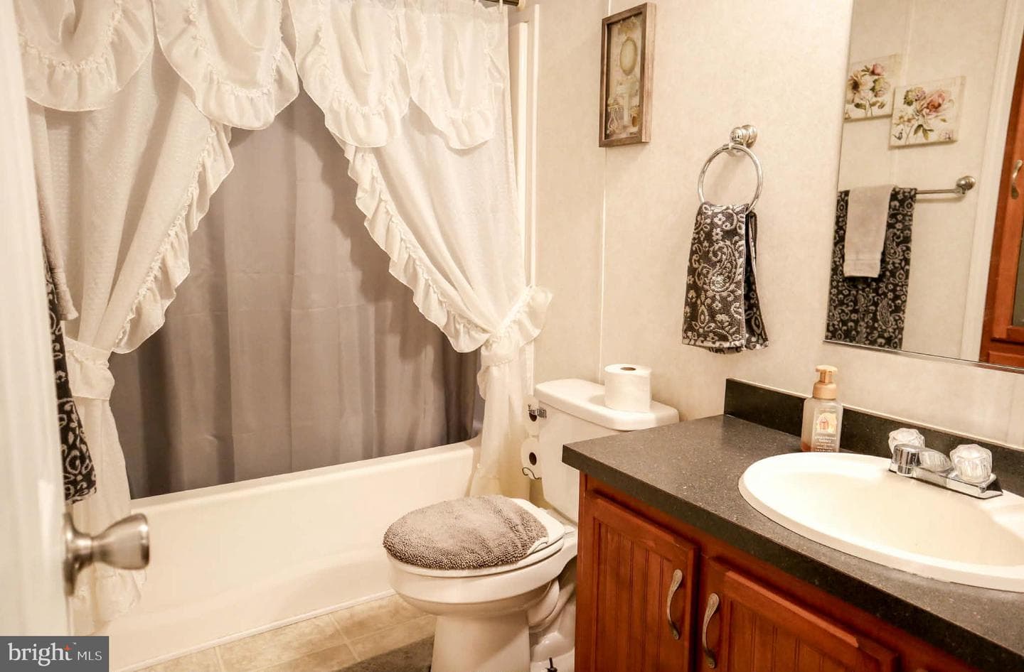 39 Queen Eleanor Drive photo 11