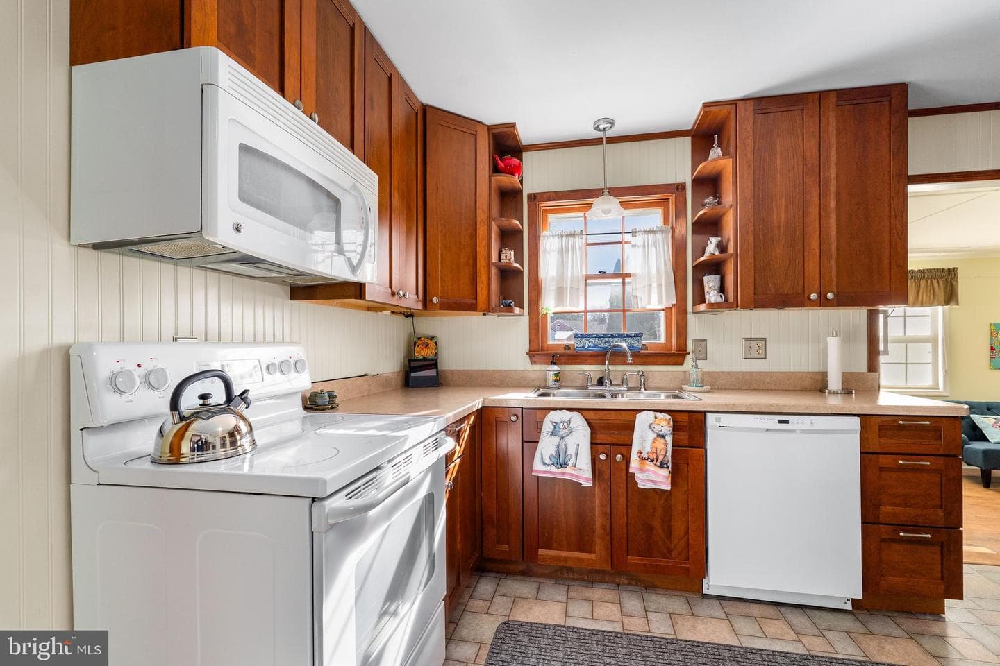 212 Friendship Road photo 8