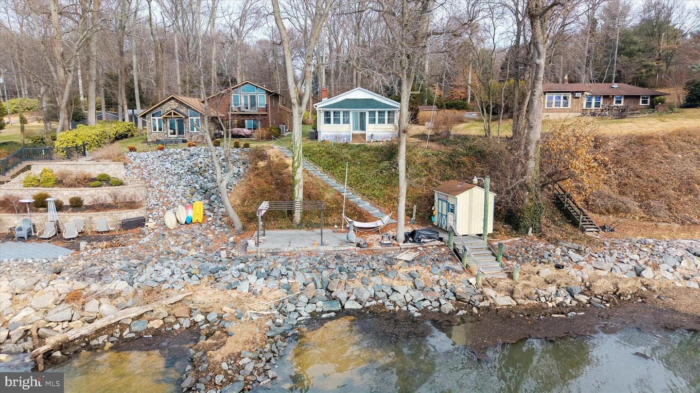 8 High Point Road photo 1