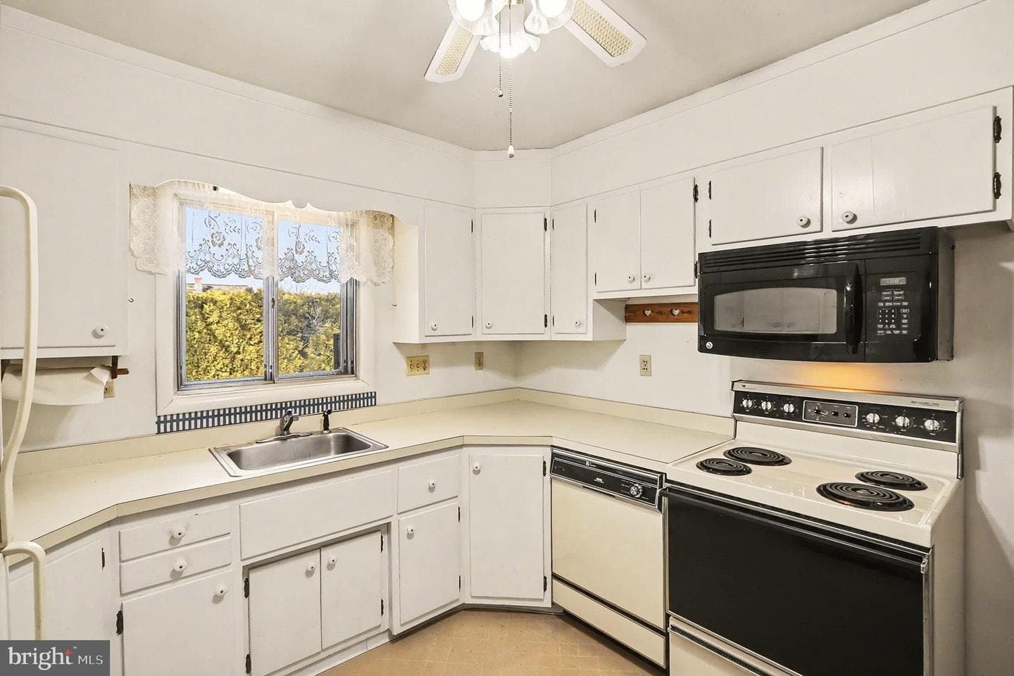 303 Hermitage Drive photo 8