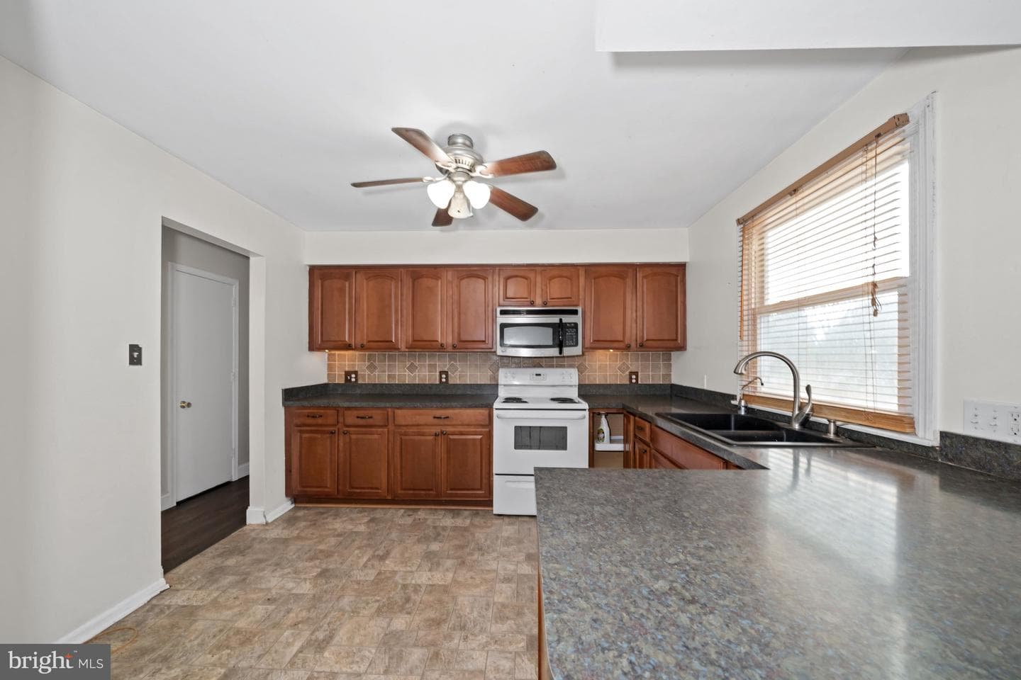 1023 Old Telegraph Road photo 3