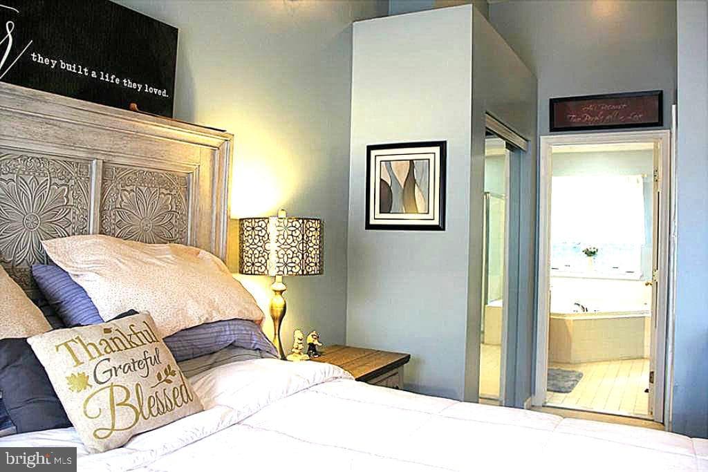 77 Ironoak Court photo 25