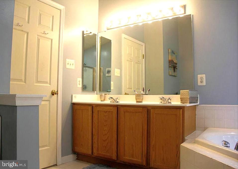 77 Ironoak Court photo 27