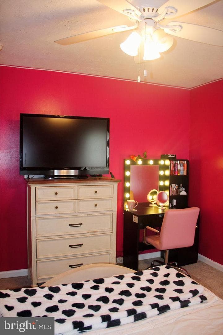 77 Ironoak Court photo 34