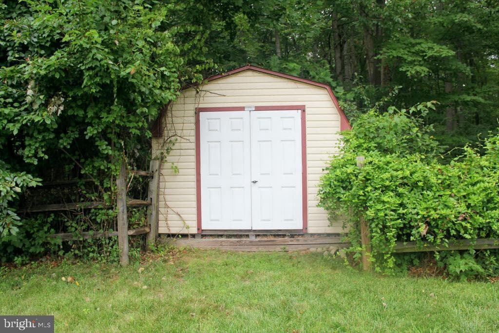77 Ironoak Court photo 39