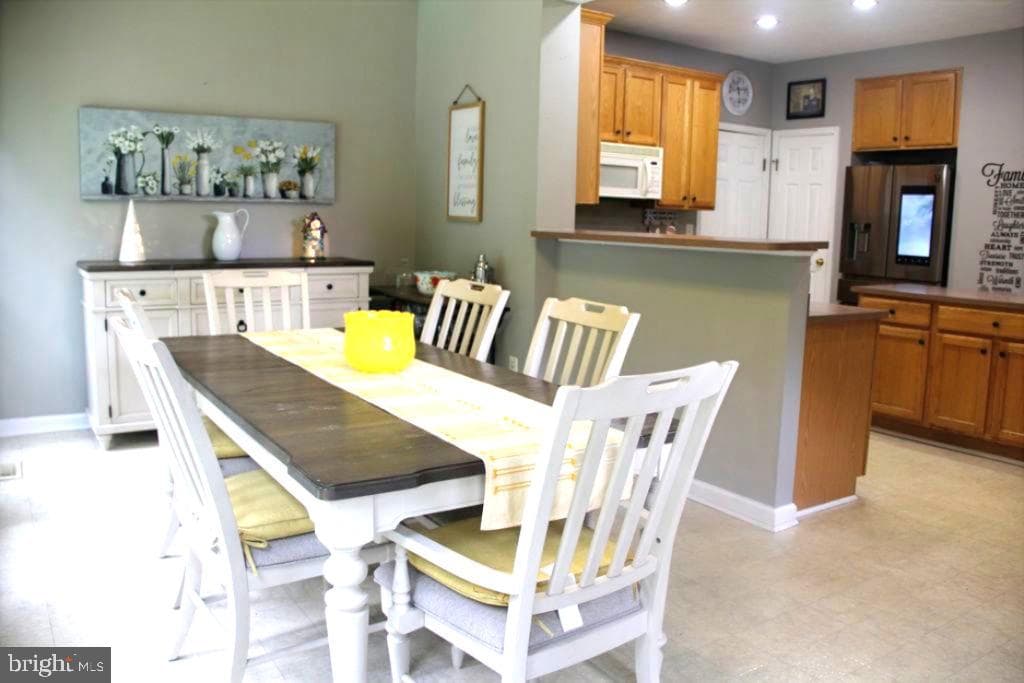 77 Ironoak Court photo 6