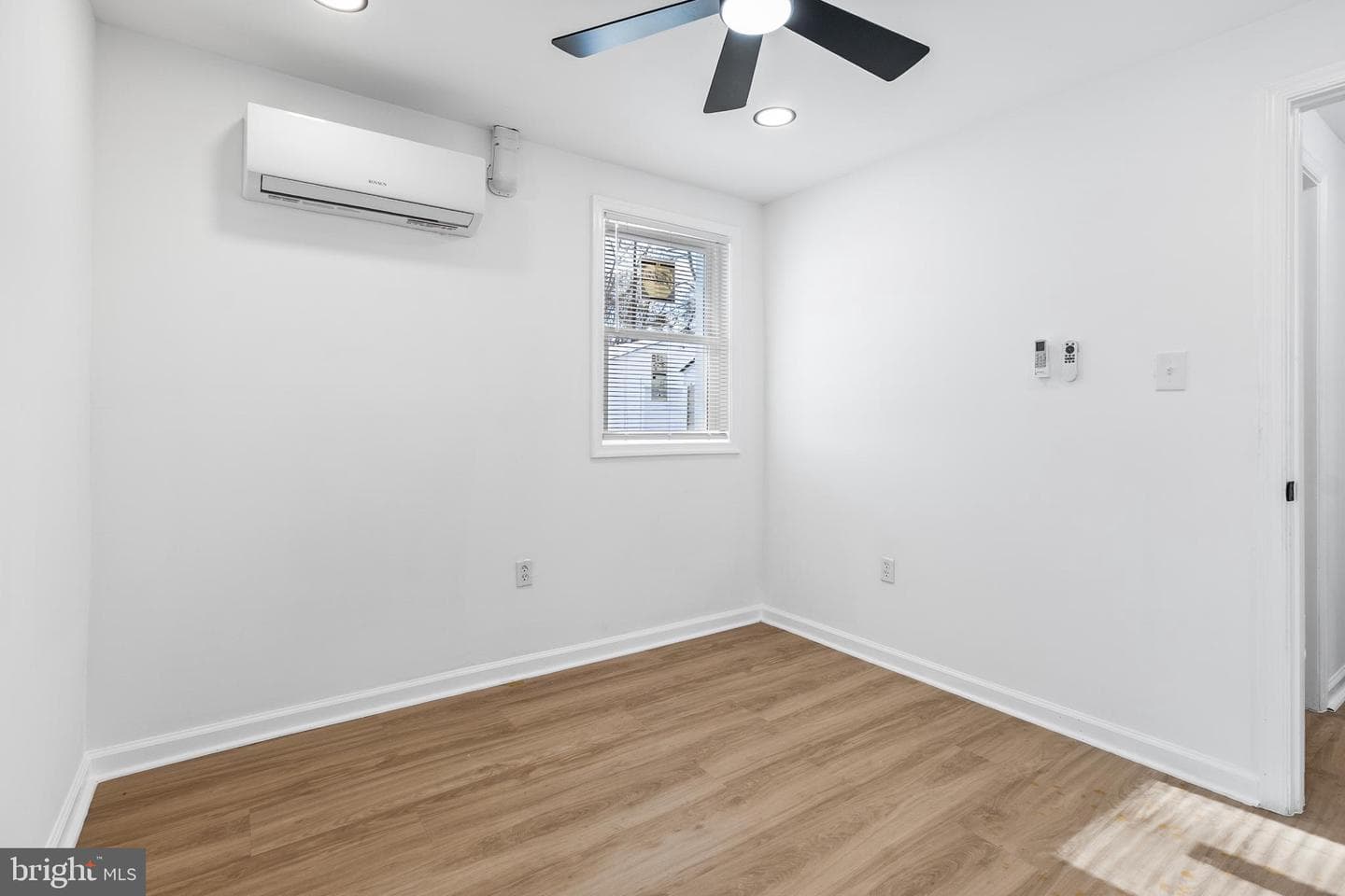 114 Brown Street photo 11
