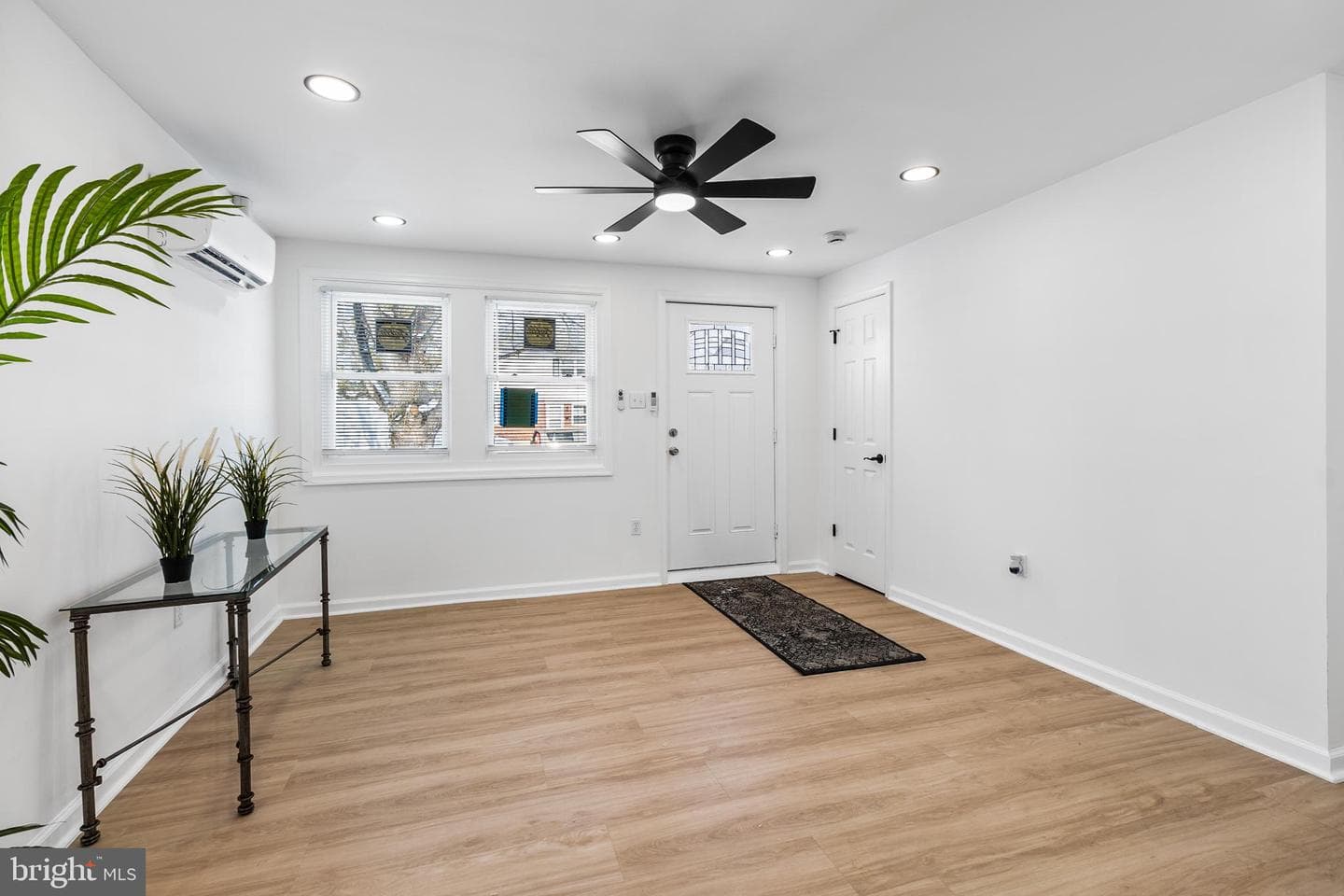 114 Brown Street photo 4