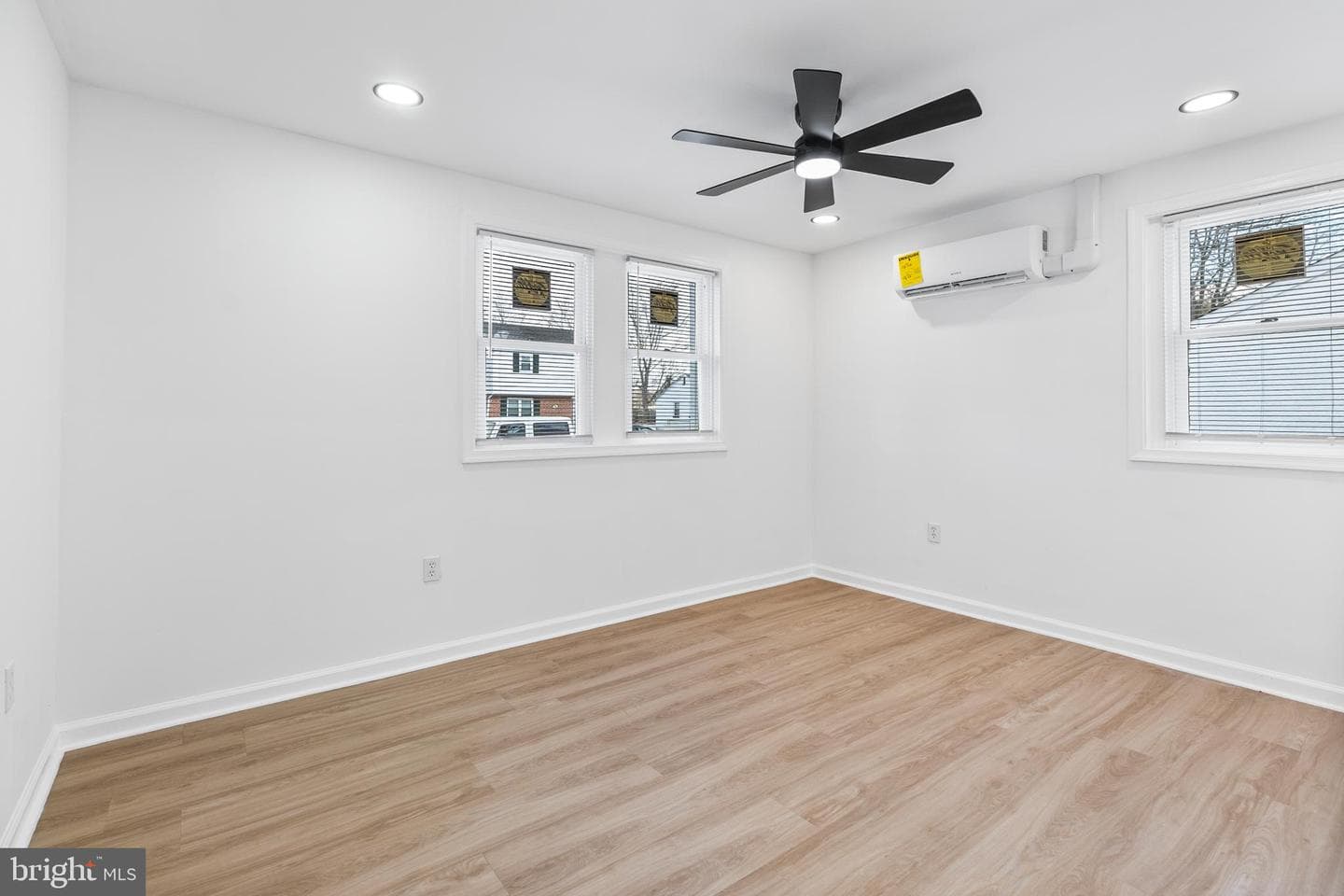 114 Brown Street photo 8
