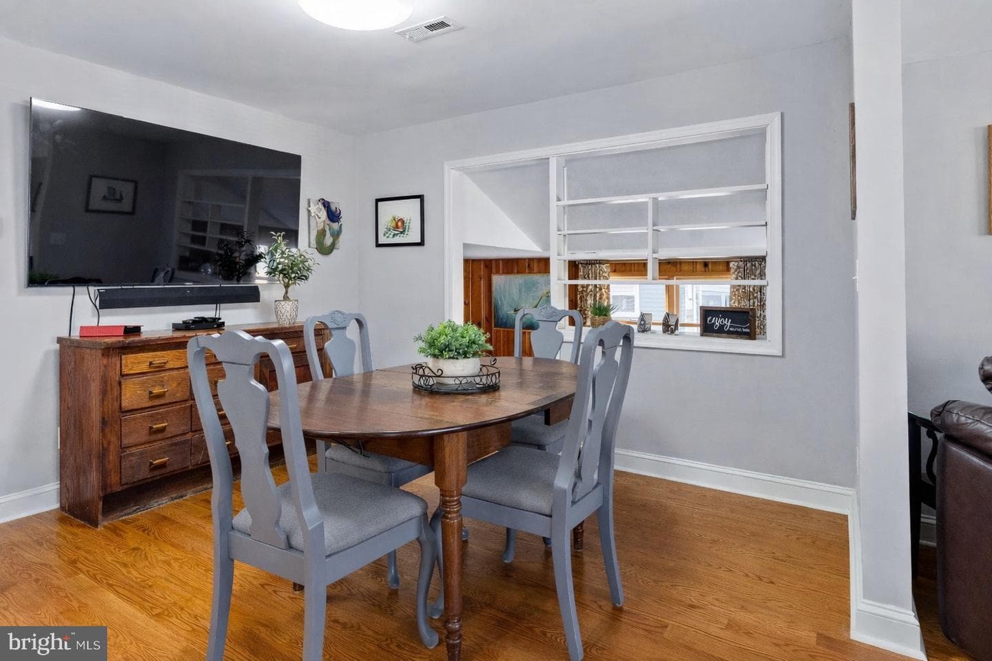 16 Florida Avenue photo 8