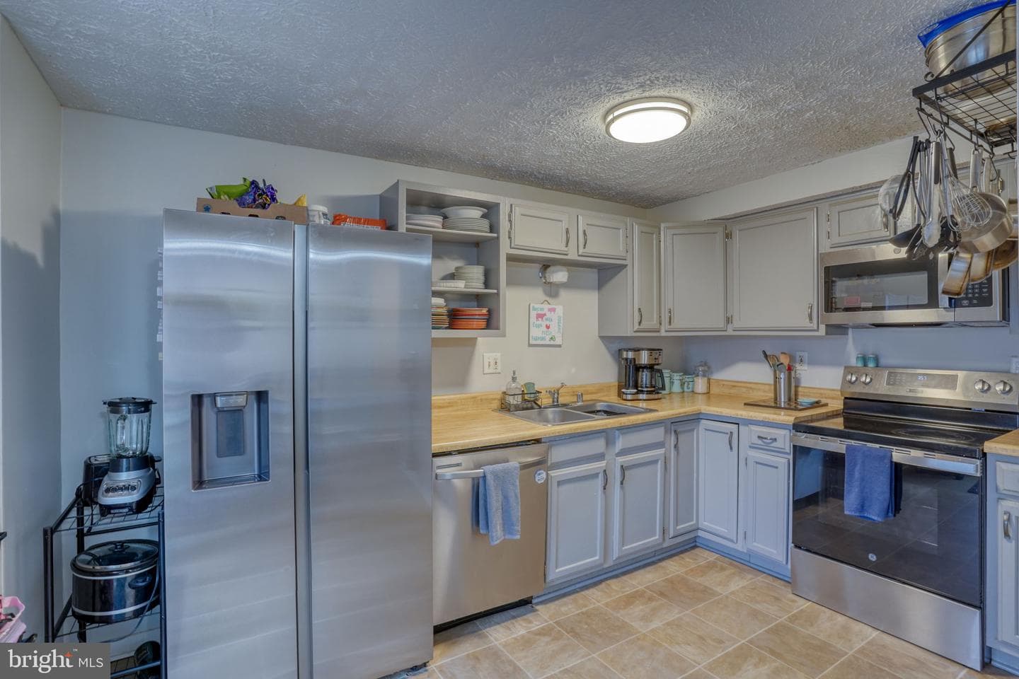 409 Biddle Street photo 11