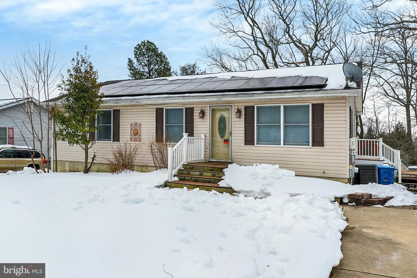335 E Village Road photo 2